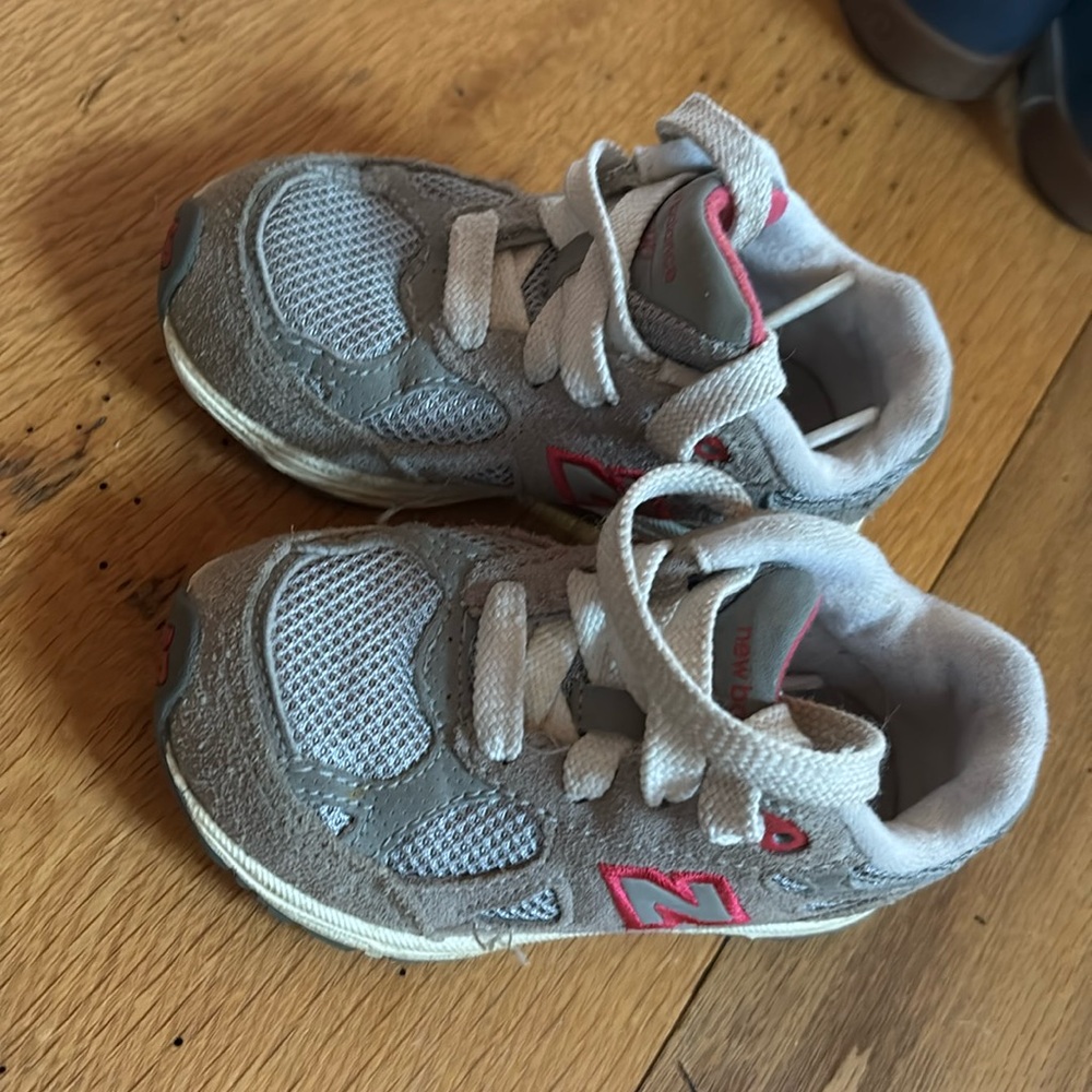 Size 6T New balance Sneakers - Gently worn